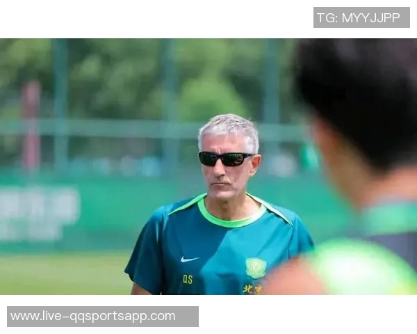 国安惨败塞蒂恩责任难逃球迷呼吁尽快换帅以挽回颜面 国安惨败塞蒂恩责任难逃球迷呼吁尽快换帅以挽回颜面