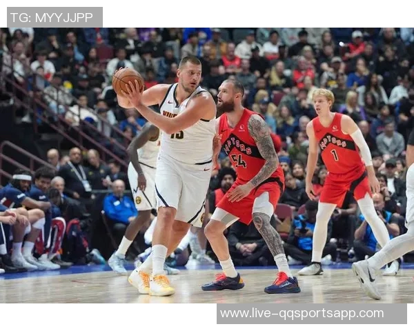 布劳恩神勇表现8投全中仅用22分钟砍下19分2板2助2断再创佳绩 布劳恩神勇表现8投全中仅用22分钟砍下19分2板2助2断再创佳绩