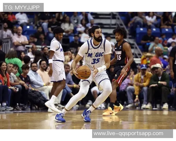 魔术主帅高度评价25号新秀小理查德森的比赛智商与求知欲 魔术主帅高度评价25号新秀小理查德森的比赛智商与求知欲