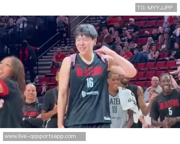 真男人的粉色选择杨瀚森分享书包抢购趣事 真男人的粉色选择杨瀚森分享书包抢购趣事