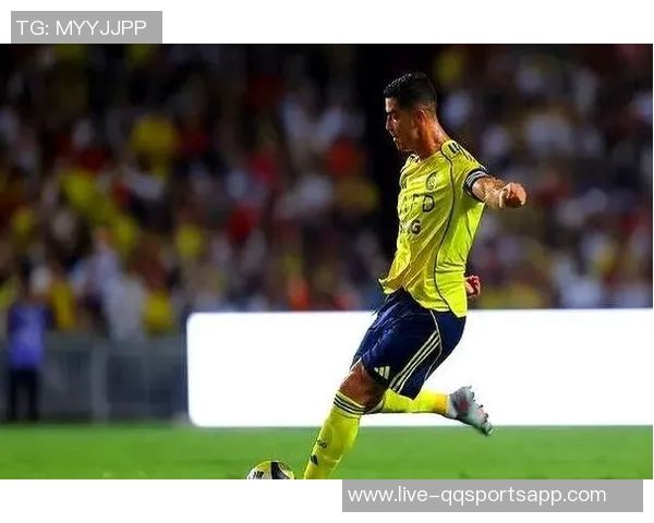 马内射门被挡菲利克斯补射完成帽子戏法球队大胜5-1领先 马内射门被挡菲利克斯补射完成帽子戏法球队大胜5-1领先