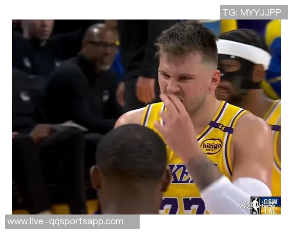 东契奇罚球失误遗憾错过赛季首场50分里夫斯无奈呼喊罚进一个啊 东契奇罚球失误遗憾错过赛季首场50分里夫斯无奈呼喊罚进一个啊