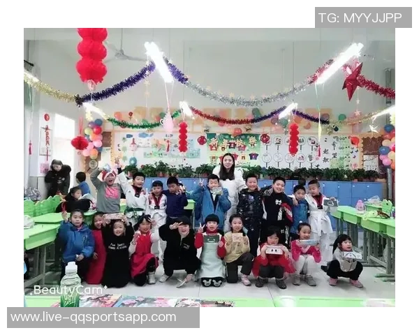 李梦分享中秋团圆美照祝福大家共度佳节快乐时光 李梦分享中秋团圆美照祝福大家共度佳节快乐时光