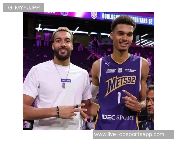 博班自曝身高2米24却仍需仰望文班亚马名记透露其身高接近2米31 博班自曝身高2米24却仍需仰望文班亚马名记透露其身高接近2米31