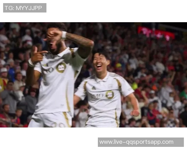 孙兴慜精彩破门博安加助攻助力球队上演绝妙配合 孙兴慜精彩破门博安加助攻助力球队上演绝妙配合