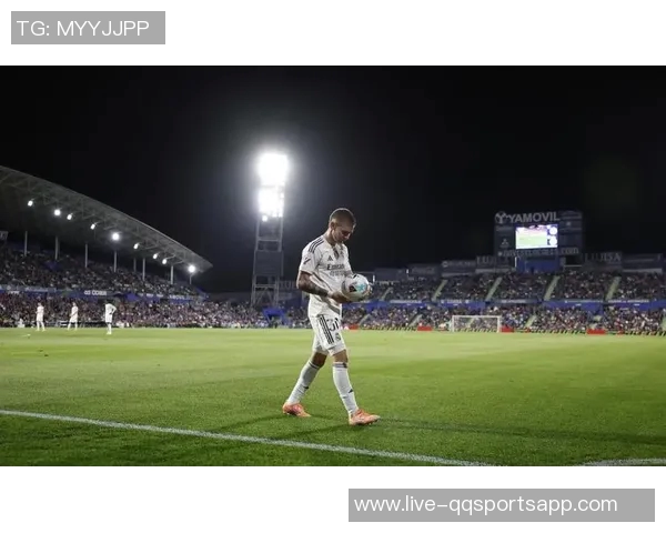 阿拉巴重返皇马合练马斯坦托诺卡瓦哈尔琼阿梅尼缺席引关注 阿拉巴重返皇马合练马斯坦托诺卡瓦哈尔琼阿梅尼缺席引关注