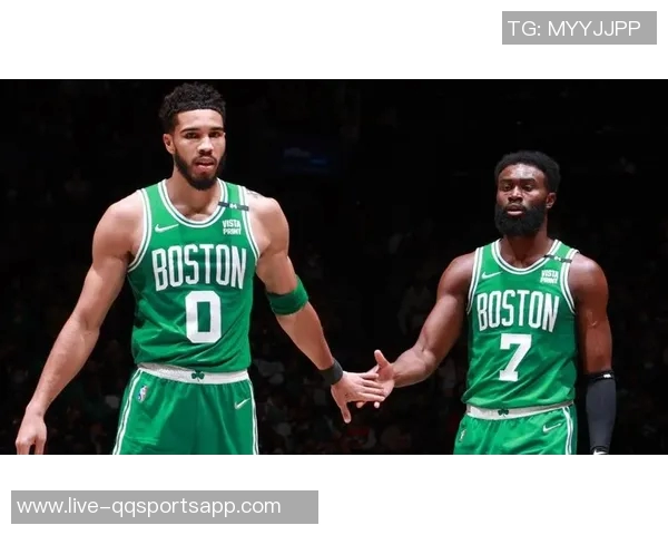 杰伦布朗谈与武切维奇的配合努力及其最佳发挥策略